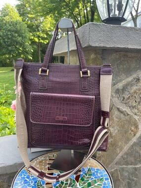 DAKS EMBOSSED BROWN CONVERTIBLE TOTE BAG (PU700